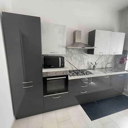 Apartament Con Ampio Balcone *