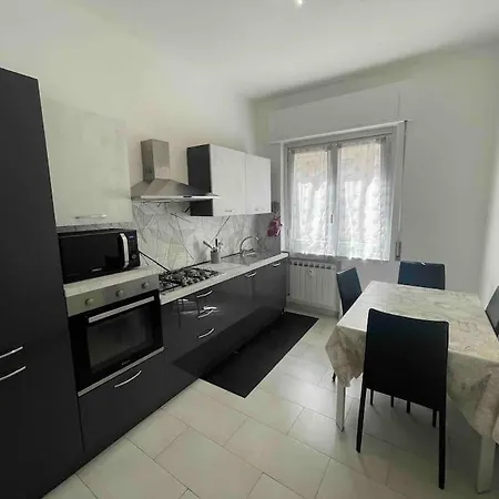 Con Ampio Balcone Apartment *