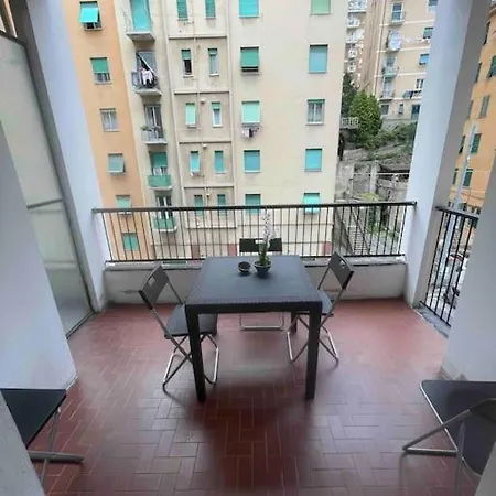 Apartament Con Ampio Balcone Genua