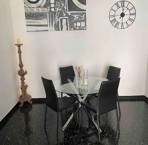 Con Ampio Balcone 公寓