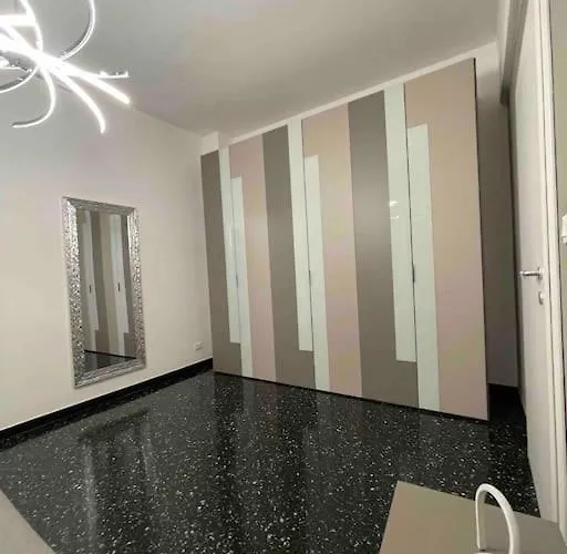 Con Ampio Balcone 公寓 *